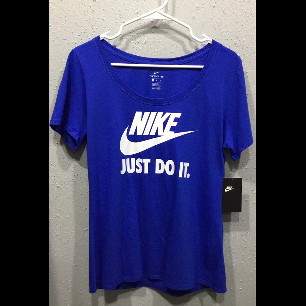 NWT Woman’s Nike Blue Tee XS